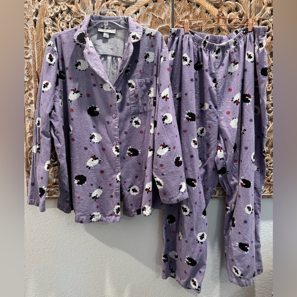 Dreams & Co. Purple ‘Counting Sheep’ Flannel Pajama Set- size 1X (22/24)